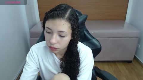 Danatella  online show from December 21, 2025, 12:45 pm