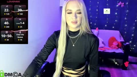Snapshot of dances_queen chatting on July 9, 2026, 7:12 am dances_queen online show from July 9, 2026, 7:12 am