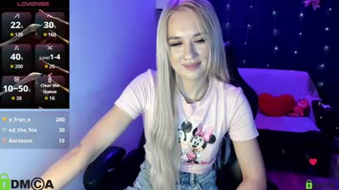 Snapshot of dances_queen chatting on July 14, 2026, 10:21 am dances_queen online show from July 14, 2026, 10:21 am