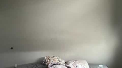 dancinglxoxo online show from March 18, 2026, 3:37 pm