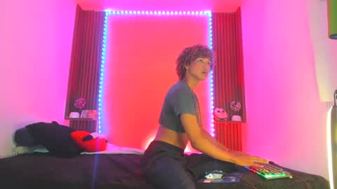 Dandy wolf online show from February 25, 2025, 1:41 am