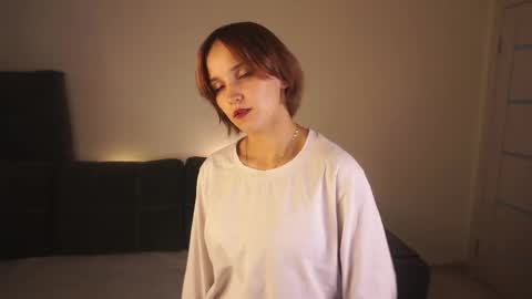 Elvi online show from November 15, 2025, 5:31 pm