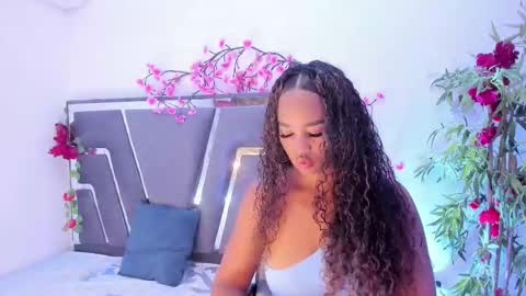 Danfne Torres online show from November 13, 2025, 7:24 pm