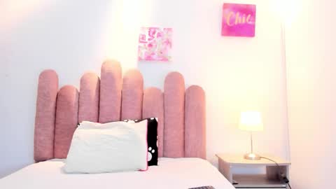 Danfne Torres online show from November 24, 2025, 11:54 am