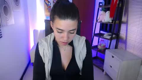 Veronica online show from July 25, 2026, 12:03 pm