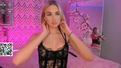 Bella online show from November 6, 2025, 7:37 pm