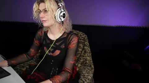 Danger Bones online show from September 21, 2025, 2:13 am