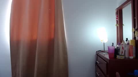 Ela and Santi online show from September 14, 2025, 5:23 pm