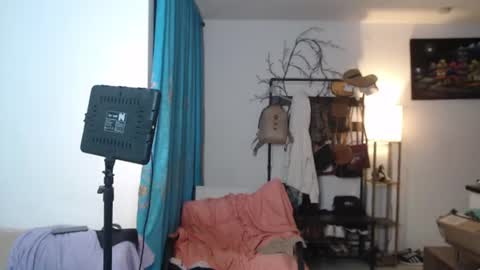 Snapshot of dani_brown19 chatting on June 18, 2026, 5:30 am dani_brown19 online show from June 18, 2026, 5:30 am