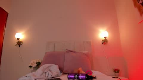 Hi I am Dani online show from January 7, 2025, 5:42 pm