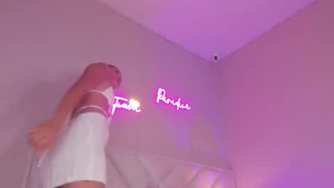 Hi I am Dani online show from September 9, 2025, 11:43 am