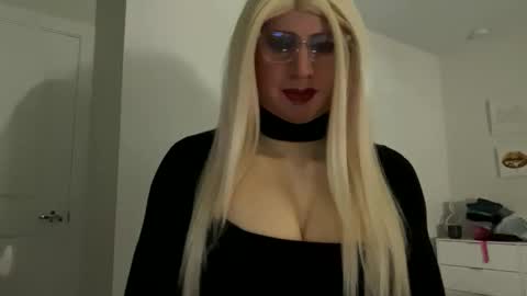 danicdgirl online show from February 15, 2026, 4:03 pm