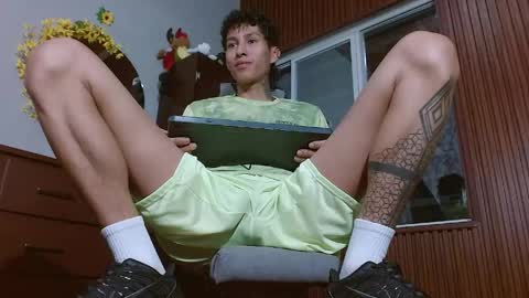 daniel_deluxx online show from April 14, 2026, 1:55 am