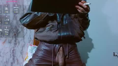 daniel_deluxx online show from April 17, 2026, 1:19 am