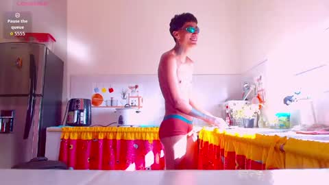 daniel_deluxx online show from May 15, 2026, 1:18 pm
