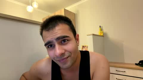 Snapshot of daniel_ice chatting on April 8, 2026, 7:03 pm Daniel online show from April 8, 2026, 7:03 pm