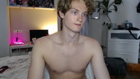 Snapshot of daniel_yumm chatting on June 22, 2026, 10:56 am Daniel online show from June 22, 2026, 10:56 am