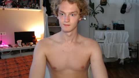 Snapshot of daniel_yumm chatting on July 10, 2026, 1:14 pm Daniel online show from July 10, 2026, 1:14 pm