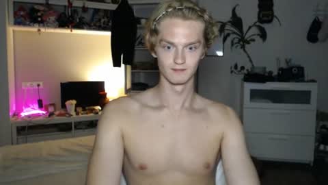 Snapshot of daniel_yumm chatting on July 18, 2026, 10:57 pm Daniel online show from July 18, 2026, 10:57 pm