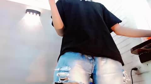 Snapshot of daniela_pink_ chatting on October 6, 2025, 8:39 pm daniela_pink_ online show from October 6, 2025, 8:39 pm