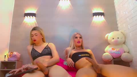 daniela_pink_ online show from December 3, 2025, 8:40 pm