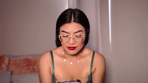 Lucia online show from November 18, 2025, 6:34 pm