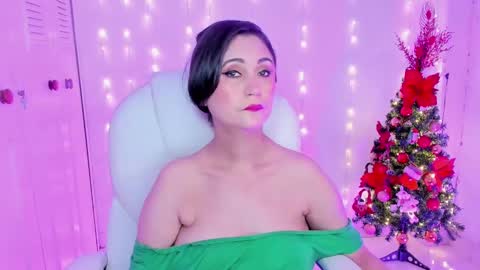 Snapshot of danielahot2 chatting on December 22, 2024, 6:28 am Daniela online show from December 22, 2024, 6:28 am