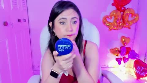 Snapshot of danielahot2 chatting on February 14, 2025, 9:34 am Daniela online show from February 14, 2025, 9:34 am