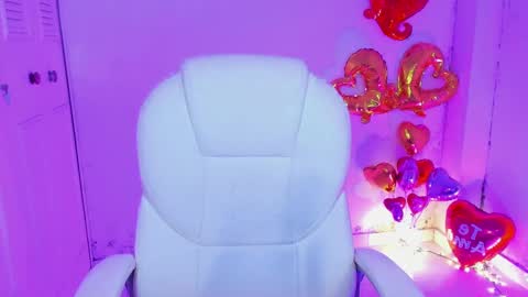 Snapshot of danielahot2 chatting on February 17, 2025, 9:35 am Daniela online show from February 17, 2025, 9:35 am