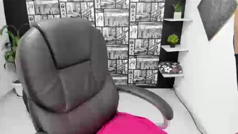 Snapshot of danielamonroe chatting on September 8, 2025, 8:30 pm danielamonroe online show from September 8, 2025, 8:30 pm