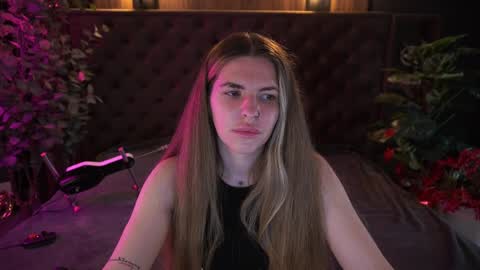 danielareign online show from April 2, 2026, 6:00 am