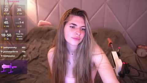 Snapshot of danielareign chatting on April 29, 2026, 5:30 pm danielareign online show from April 29, 2026, 5:30 pm