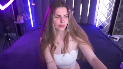 Snapshot of danielareign chatting on June 14, 2026, 7:05 pm danielareign online show from June 14, 2026, 7:05 pm