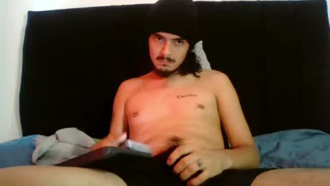 Snapshot of danielhot17 chatting on May 31, 2026, 6:04 pm DANIEL online show from May 31, 2026, 6:04 pm