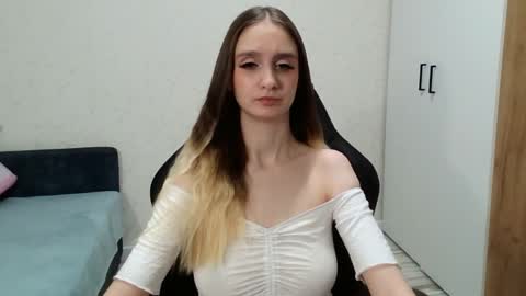 Snapshot of daniella_martin chatting on December 4, 2024, 12:30 am Daniella Martin online show from December 4, 2024, 12:30 am