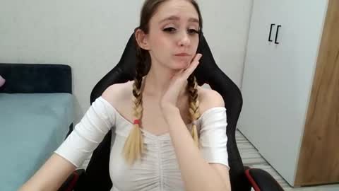 Snapshot of daniella_martin chatting on December 4, 2024, 3:37 am Daniella Martin online show from December 4, 2024, 3:37 am