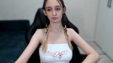 Snapshot of daniella_martin chatting on December 27, 2024, 11:17 am Daniella Martin online show from December 27, 2024, 11:17 am