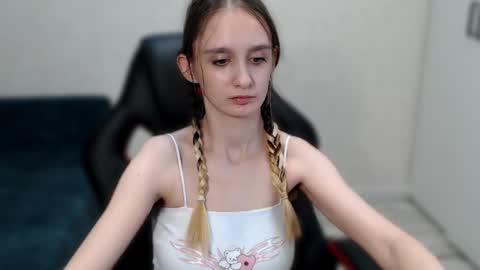 Snapshot of daniella_martin chatting on December 27, 2024, 2:22 pm Daniella Martin online show from December 27, 2024, 2:22 pm