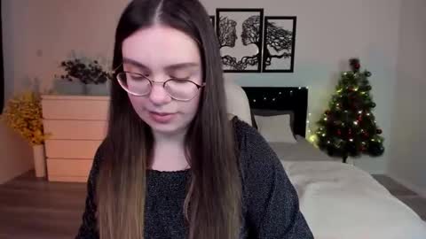 Daniella online show from December 22, 2024, 2:27 pm