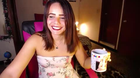 Snapshot of danielle_rose_ chatting on October 2, 2025, 6:26 pm Angie online show from October 2, 2025, 6:26 pm
