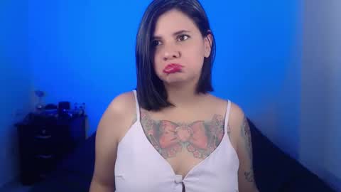 daniellerain online show from December 22, 2024, 2:39 am