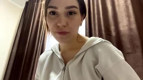 Julia online show from March 4, 2026, 10:32 am