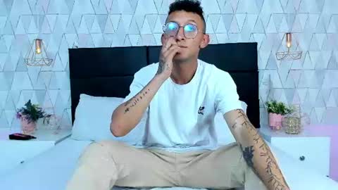 Snapshot of danieltylor chatting on June 21, 2026, 8:11 pm danieltylor online show from June 21, 2026, 8:11 pm