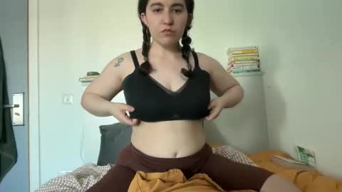 Snapshot of danigirl2004 chatting on April 22, 2026, 2:07 pm danigirl2004 online show from April 22, 2026, 2:07 pm