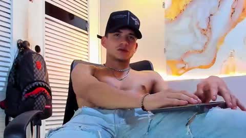 Dani online show from October 3, 2025, 4:09 am