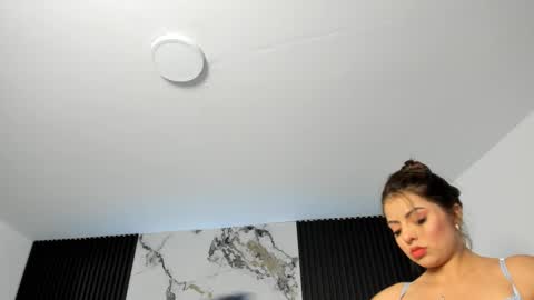 Snapshot of daniphoenixx chatting on September 24, 2025, 12:08 pm Dani Phonenix online show from September 24, 2025, 12:08 pm