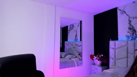 Snapshot of daniphoenixx chatting on October 10, 2025, 7:13 pm Dani Phonenix online show from October 10, 2025, 7:13 pm