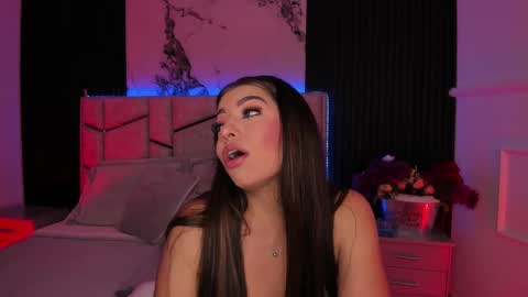 Dani Phonenix online show from November 21, 2025, 7:23 pm