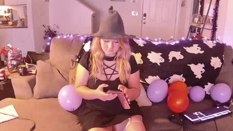 Dani And Daddy online show from October 12, 2025, 3:27 am