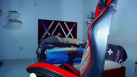 danisabrownn online show from April 19, 2026, 6:10 pm